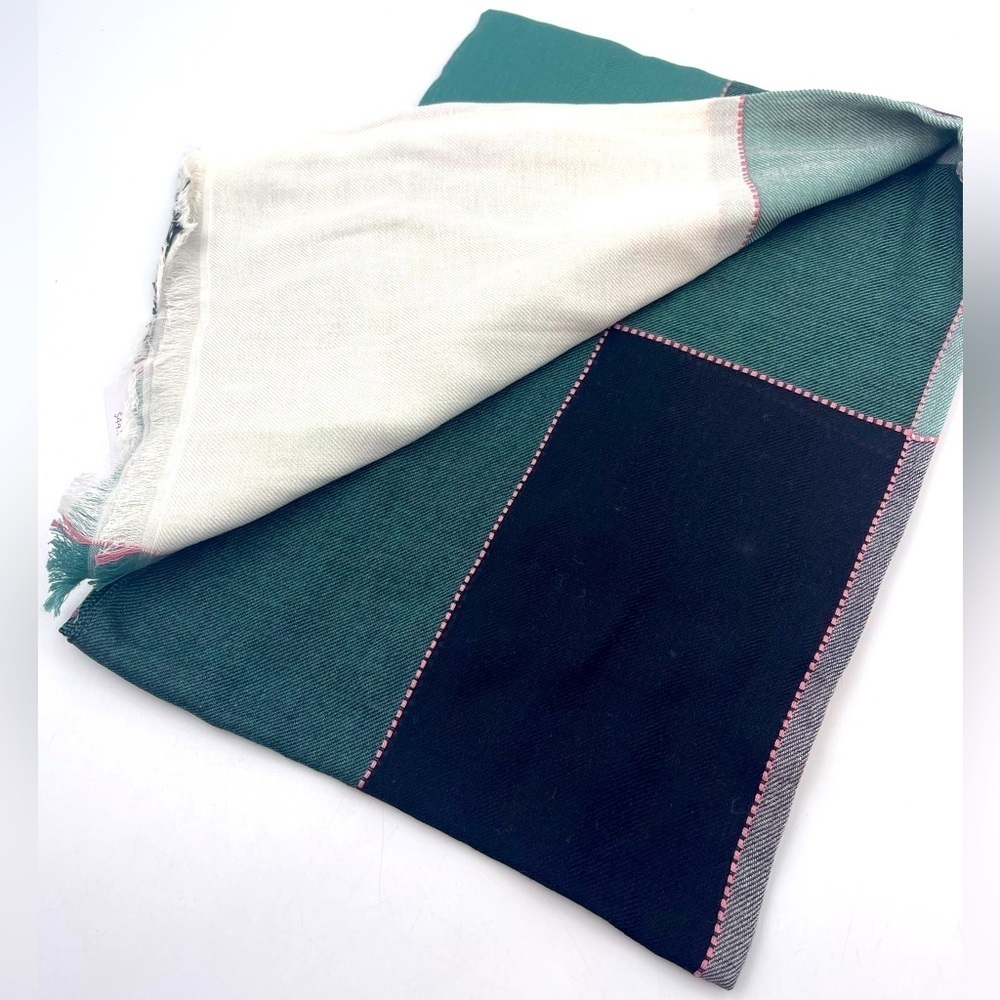 Elegant Green and Black Women's Scarf